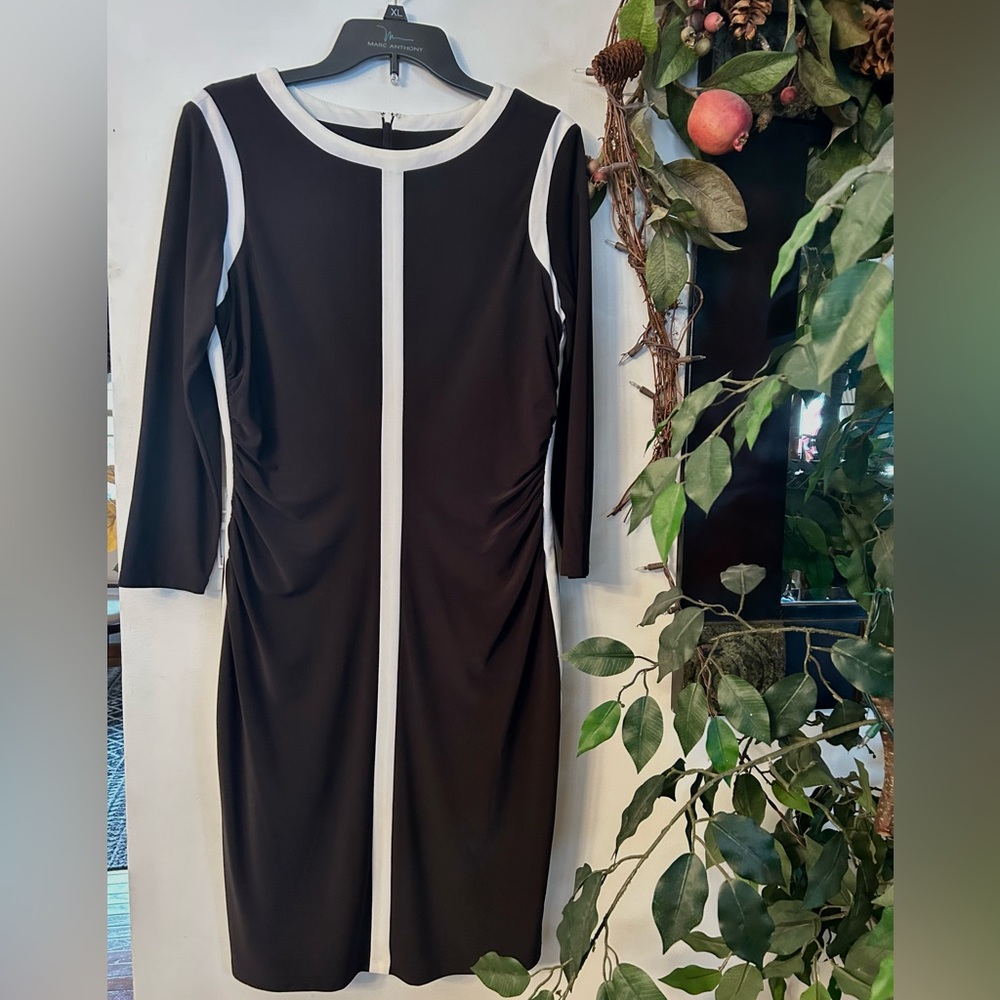 ✨ Chaps womens Long sleeve black dress w/cream stripe accents